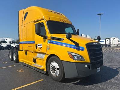 Freightliner Cascadia 126 Sleeper Semi Truck - 72" Integral Sleeper, 455HP, 12 Speed Automatic