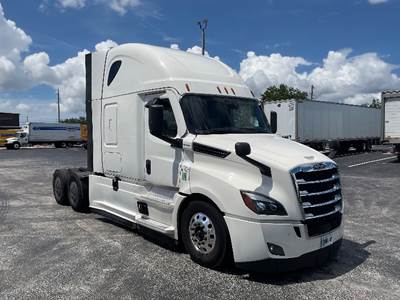 Freightliner Cascadia 126 Sleeper Semi Truck - 72" Integral Sleeper, 455HP, 12 Speed Automatic