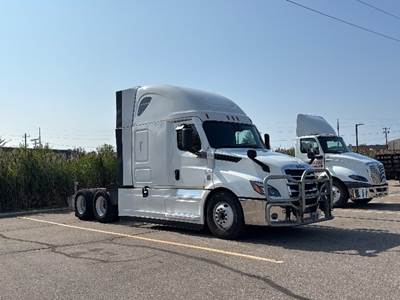 Freightliner Cascadia 126 Sleeper Semi Truck - 72" Integral Sleeper, 455HP, 10 Speed Manual