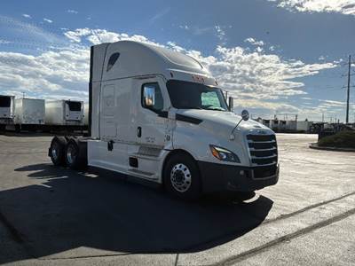 Freightliner Cascadia 126 Sleeper Semi Truck - 72" Integral Sleeper, 455HP, 12 Speed Automatic