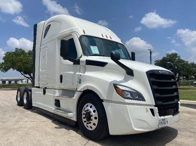 Freightliner Cascadia 126 Sleeper Semi Truck - 72" Integral Sleeper, 475HP, 12 Speed Automatic