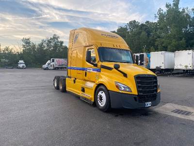 Freightliner Cascadia 126 Sleeper Semi Truck - 72" Integral Sleeper, 455HP, 12 Speed Automatic