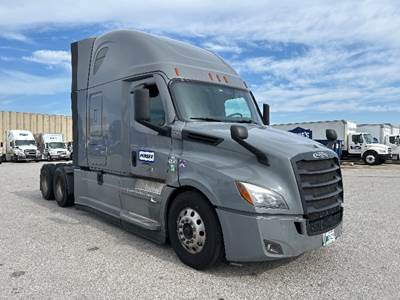 Freightliner Cascadia 126 Sleeper Semi Truck - 72" Integral Sleeper, 455HP, 12 Speed Automatic