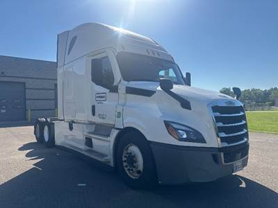 Freightliner Cascadia 126 Sleeper Semi Truck - 72" Integral Sleeper, 455HP, 12 Speed Automatic