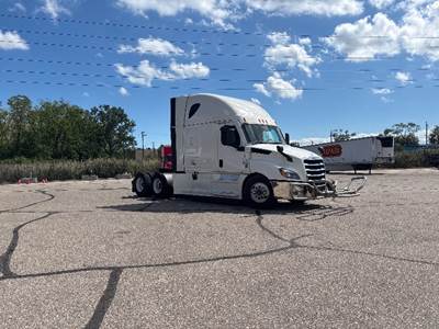 Freightliner Cascadia 126 Sleeper Semi Truck - 72" Integral Sleeper, 455HP, 10 Speed Manual
