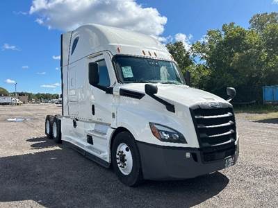 Freightliner Cascadia 126 Sleeper Semi Truck - 72" Integral Sleeper, 455HP, 12 Speed Automatic