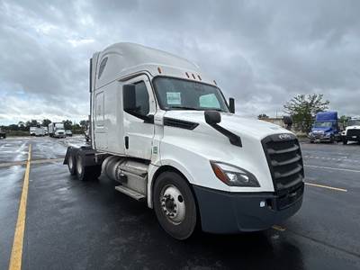 Freightliner Cascadia 126 Sleeper Semi Truck - 72" Integral Sleeper, 450HP, 12 Speed Automatic