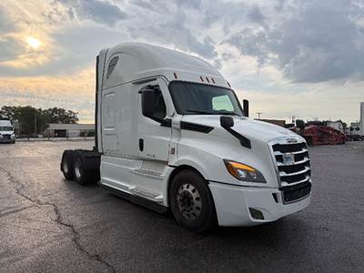 Freightliner Cascadia 126 Sleeper Semi Truck - 72" Integral Sleeper, 455HP, 12 Speed Automatic