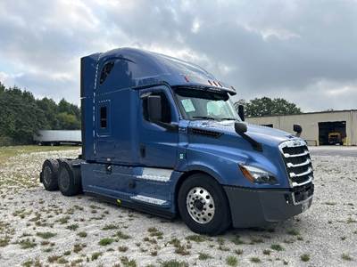 Freightliner Cascadia 126 Sleeper Semi Truck - 72" Integral Sleeper, 455HP, 12 Speed Automatic