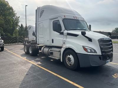 Freightliner Cascadia 126 Sleeper Semi Truck - 72" Integral Sleeper, 450HP, 12 Speed Automatic