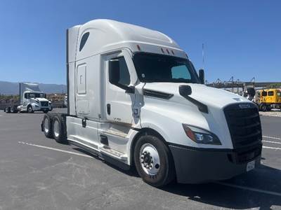 Freightliner Cascadia 126 Sleeper Semi Truck - 72" Integral Sleeper, 455HP, 12 Speed Automatic