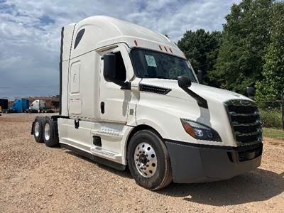 Freightliner Cascadia 126 Sleeper Semi Truck - 72" Integral Sleeper, 455HP, 12 Speed Automatic