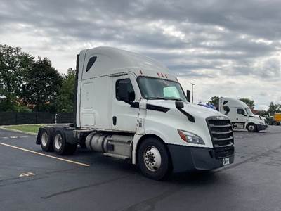 Freightliner Cascadia 126 Sleeper Semi Truck - 72" Integral Sleeper, 450HP, 12 Speed Automatic