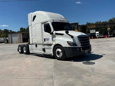 Freightliner Cascadia 126 Sleeper Semi Truck - 72" Integral Sleeper, 455HP, 12 Speed Automatic