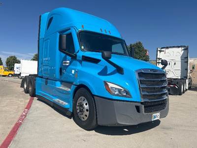 Freightliner Cascadia 126 Sleeper Semi Truck - 72" Integral Sleeper, 455HP, 12 Speed Automatic
