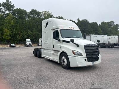Freightliner Cascadia 126 Sleeper Semi Truck - 72" Integral Sleeper, 455HP, 12 Speed Automatic
