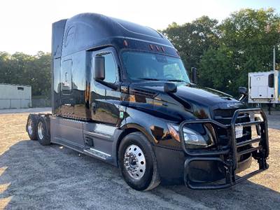 Freightliner Cascadia 126 Sleeper Semi Truck - 72" Integral Sleeper, 475HP, 12 Speed Automatic