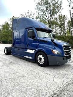 Freightliner Cascadia 126 Single Axle Sleeper Semi Truck - 72" Integral Sleeper, 435HP, 12 Speed Automatic