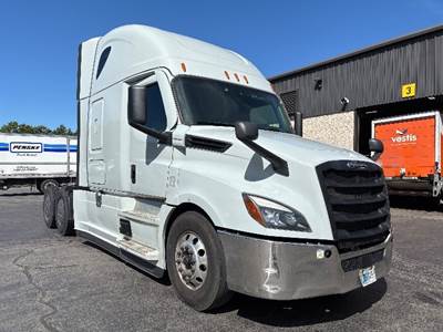 Freightliner Cascadia 126 Sleeper Semi Truck - 72" Integral Sleeper, 455HP, 12 Speed Automatic