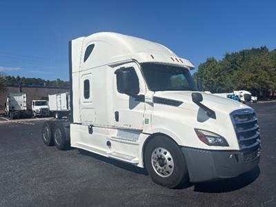 Freightliner Cascadia 126 Sleeper Semi Truck - 72" Integral Sleeper, 455HP, 12 Speed Automatic