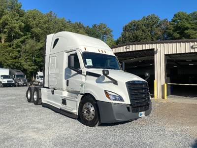Freightliner Cascadia 126 Sleeper Semi Truck - 72" Integral Sleeper, 455HP, 12 Speed Automatic