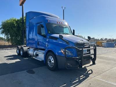 Freightliner Cascadia 126 Sleeper Semi Truck - 60" Integral Sleeper, 455HP, 12 Speed Automatic