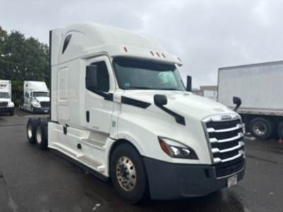Freightliner Cascadia 126 Sleeper Semi Truck - 72" Integral Sleeper, 455HP, 12 Speed Automatic