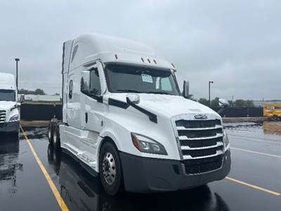 Freightliner Cascadia 126 Sleeper Semi Truck - 72" Integral Sleeper, 505HP, 12 Speed Automatic