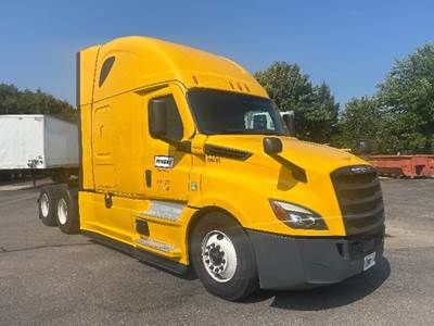 Freightliner Cascadia 126 Sleeper Semi Truck - 72" Integral Sleeper, 455HP, 12 Speed Automatic