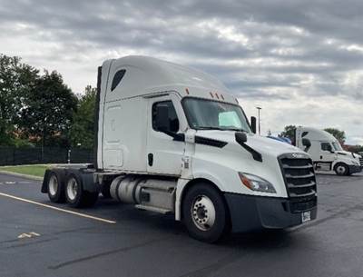 Freightliner Cascadia 126 Sleeper Semi Truck - 72" Integral Sleeper, 450HP, 12 Speed Automatic