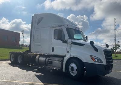 Freightliner Cascadia 126 Sleeper Semi Truck - 72" Integral Sleeper, 450HP, 12 Speed Automatic