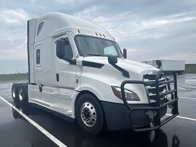 Freightliner Cascadia 126 Sleeper Semi Truck - 72" Integral Sleeper, 400HP, 12 Speed Automatic
