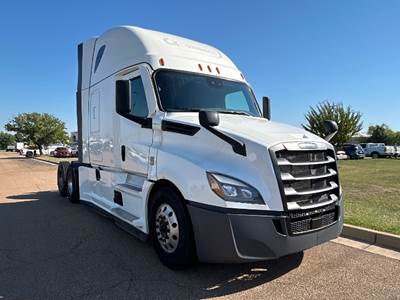 Freightliner Cascadia 126 Sleeper Semi Truck - 72" Integral Sleeper, 475HP, 12 Speed Automatic