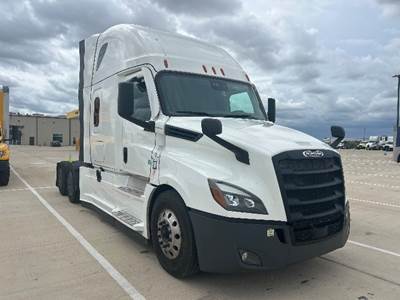 Freightliner Cascadia 126 Sleeper Semi Truck - 72" Integral Sleeper, 505HP, 12 Speed Automatic