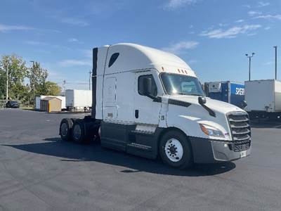 Freightliner Cascadia 126 Sleeper Semi Truck - 72" Integral Sleeper, 450HP, 12 Speed Automatic