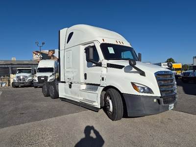 Freightliner Cascadia 126 Sleeper Semi Truck - 72" Integral Sleeper, 455HP, 12 Speed Automatic