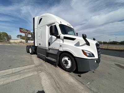 Freightliner Cascadia 126 Sleeper Semi Truck - 72" Integral Sleeper, 450HP, 12 Speed Automatic