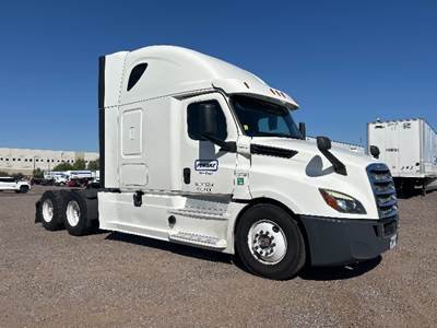 Freightliner Cascadia 126 Sleeper Semi Truck - 72" Integral Sleeper, Cummins 450HP, 13 Speed Automatic