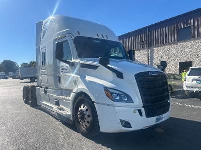 Freightliner Cascadia 126 Sleeper Semi Truck - 72" Integral Sleeper, 455HP, 12 Speed Automatic