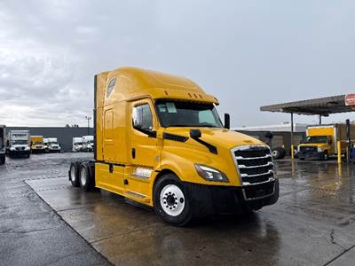 Freightliner Cascadia 126 Sleeper Semi Truck - 72" Integral Sleeper, 455HP, 12 Speed Automatic