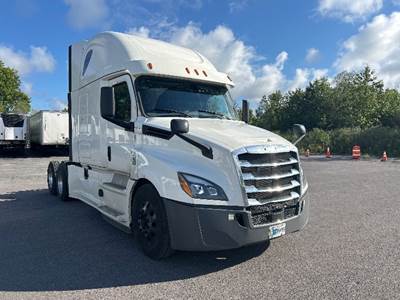 Freightliner Cascadia 126 Sleeper Semi Truck - 72" Integral Sleeper, 455HP, 12 Speed Automatic