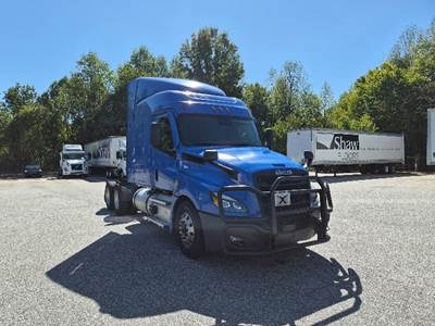 Freightliner Cascadia 126 Sleeper Semi Truck - 60" Integral Sleeper, 455HP, 12 Speed Automatic