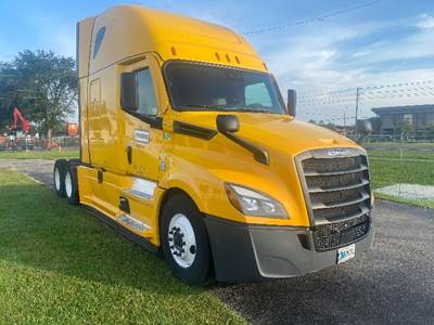 Freightliner Cascadia 126 Sleeper Semi Truck - 72" Integral Sleeper, 455HP, 12 Speed Automatic