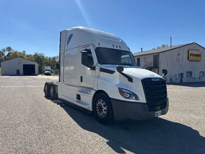 Freightliner Cascadia 126 Sleeper Semi Truck - 72" Integral Sleeper, 455HP, 12 Speed Automatic