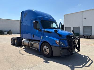 Freightliner Cascadia 126 Sleeper Semi Truck - 72" Integral Sleeper, 455HP, 12 Speed Automatic