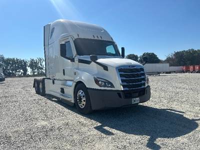 Freightliner Cascadia 126 Sleeper Semi Truck - 72" Integral Sleeper, 455HP, 12 Speed Automatic