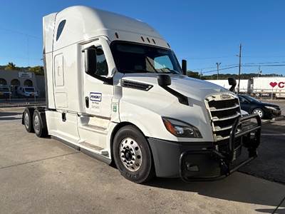 Freightliner Cascadia 126 Sleeper Semi Truck - 72" Integral Sleeper, 455HP, 12 Speed Automatic