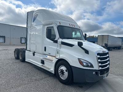 Freightliner Cascadia 126 Sleeper Semi Truck - 72" Integral Sleeper, 455HP, 12 Speed Automatic
