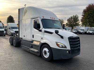 Freightliner Cascadia 126 Sleeper Semi Truck - 72" Integral Sleeper, 450HP, 12 Speed Automatic