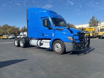 Freightliner Cascadia 126 Sleeper Semi Truck - 60" Integral Sleeper, 455HP, 12 Speed Automatic
